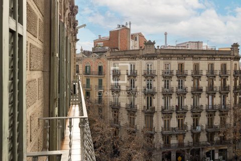 Apartamento de 3 dormitorios en venta en Barcelona, Cataluña, Spain № 4027 - foto 29
