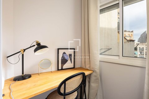Apartamento de 3 dormitorios en venta en Barcelona, Cataluña, Spain № 4027 - foto 21
