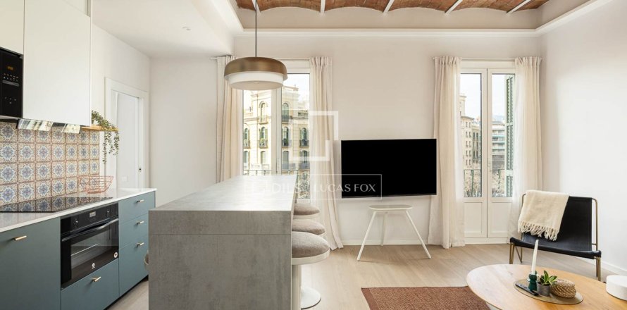 Apartamento de 3 dormitorios en venta en Barcelona, Cataluña, Spain № 4027