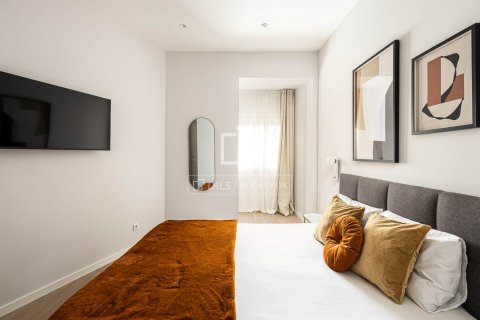 Apartamento de 3 dormitorios en venta en Barcelona, Cataluña, Spain № 4027 - foto 18