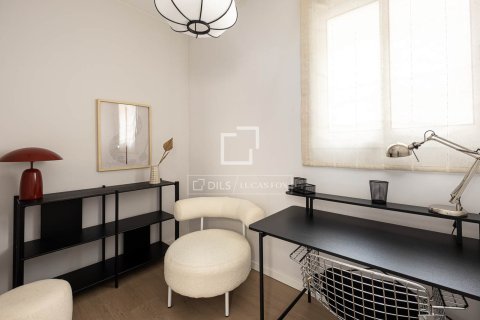 Apartamento de 3 dormitorios en venta en Barcelona, Cataluña, Spain № 4027 - foto 16