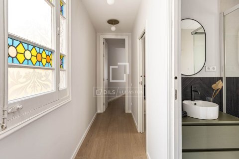 Apartamento de 3 dormitorios en venta en Barcelona, Cataluña, Spain № 4027 - foto 9
