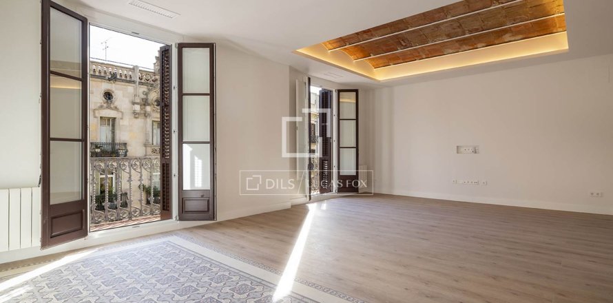 3 bedrooms apartment for sale in Barcelona, Catalonia, Spain № 4032