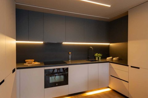Apartamento de 2 dormitorios en venta en Porta Barcelona II Sant Martí, Barcelona, Cataluña, Spain № 3695 - foto 2