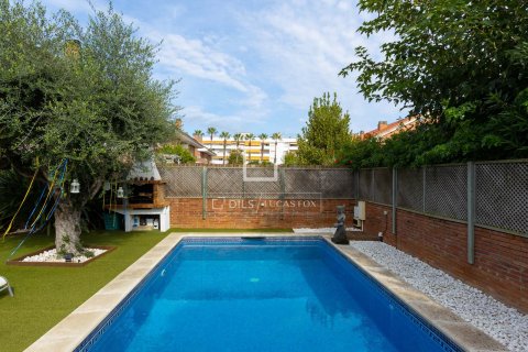 5 chambres villa à vendre à Premia De Mar, Barcelona, Catalonia, Spain № 4464 - photo 3