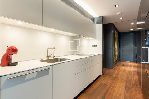 2 bedrooms apartment for sale in Barcelona, Catalonia, Spain № 4124 - photo 16