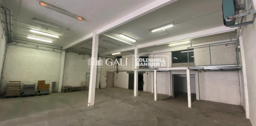 626 sq.m. commercial property for rent in Principado De Andorra (Ninguna Poblacion Tiene C.P.), Lleida, Catalonia, Spain № 8017
