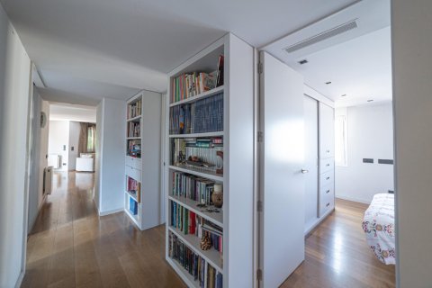 4 bedrooms apartment for sale in Barcelona, Catalonia, Spain № 1451 - photo 6
