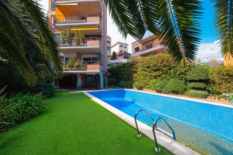 4 bedrooms apartment for sale in Barcelona, Catalonia, Spain № 1451 - photo 3
