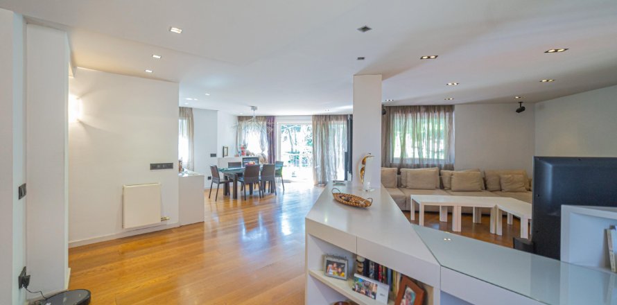 4 bedrooms apartment for sale in Barcelona, Catalonia, Spain № 1451
