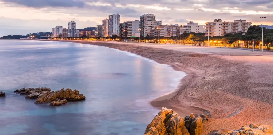 commercial property for sale in Platja D'aro, Girona, Catalonia, Spain № 1448