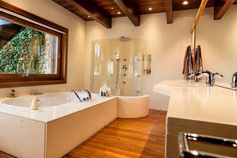 Купить дом в Льяфранк, Испания с 10 комнат, 2400м², № 7079 - фото 6