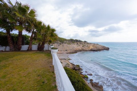 5 bedrooms house for sale in Vilanova i la Geltru, Barcelona, Catalonia, Spain № 7080 - photo 2