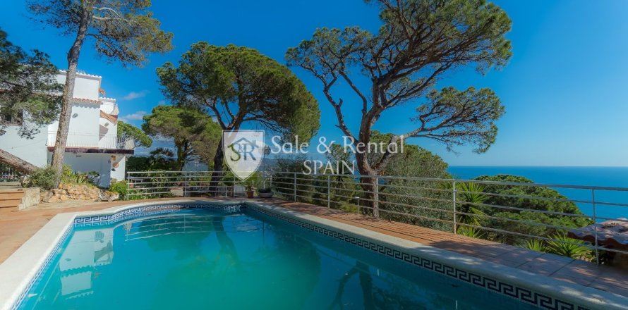 4 bedrooms house for sale in Blanes, Girona, Catalonia, Spain № 6758