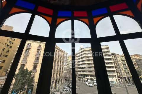 Купить квартиру в Барселона, Испания с 3 спальни, 209м², № 5253 - фото 4