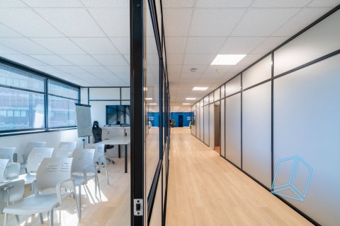 806 sq.m. office for sale in Sants-Montjuic, Barcelona, Catalonia, Spain № 2186 - photo 12
