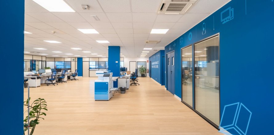 806 sq.m. office for sale in Sants-Montjuic, Barcelona, Catalonia, Spain № 2186