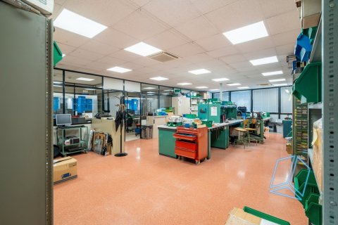 806 sq.m. office for sale in Sants-Montjuic, Barcelona, Catalonia, Spain № 2185 - photo 23