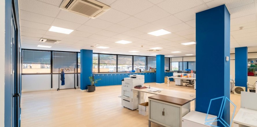 806 sq.m. office for sale in Sants-Montjuic, Barcelona, Catalonia, Spain № 2187