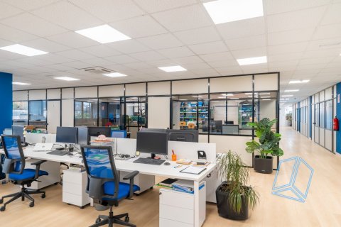 806 sq.m. office for sale in Sants-Montjuic, Barcelona, Catalonia, Spain № 2187 - photo 7