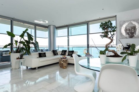 3 bedrooms apartment for sale in Barcelona, Catalonia, Spain № 8541 - photo 2