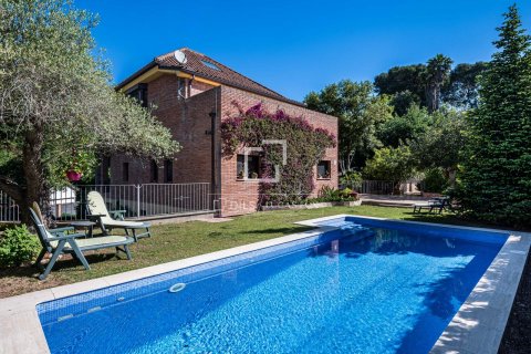 5 bedrooms villa for rent in Sant Cugat Del Valles, Barcelona, Catalonia, Spain № 8540 - photo 2