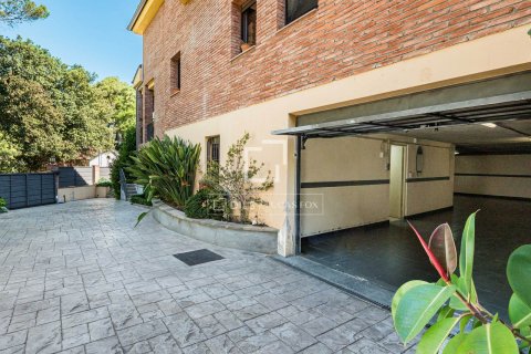 5 bedrooms villa for rent in Sant Cugat Del Valles, Barcelona, Catalonia, Spain № 8540 - photo 13