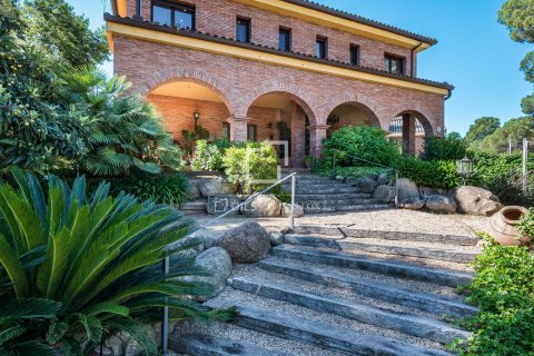 5 bedrooms villa for rent in Sant Cugat Del Valles, Barcelona, Catalonia, Spain № 8540