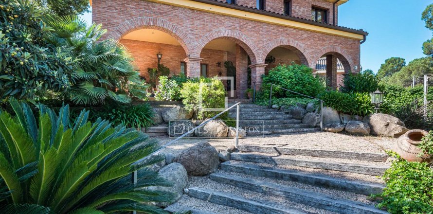 5 bedrooms villa for rent in Sant Cugat Del Valles, Barcelona, Catalonia, Spain № 8540
