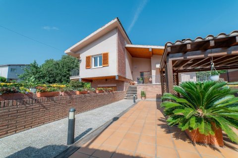 4 bedrooms house for sale in Arenys de Munt, Barcelona, Catalonia, Spain № 1463