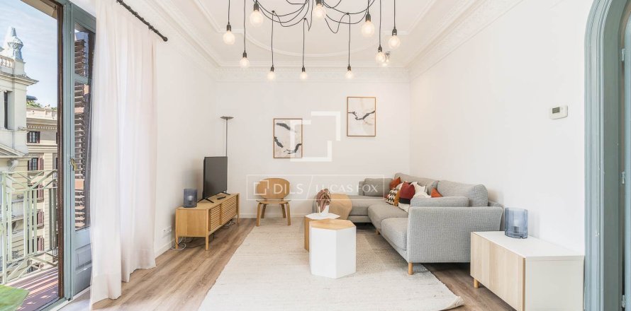 Apartamento de 4 dormitorios en alquiler en Barcelona, Cataluña, Spain № 7122