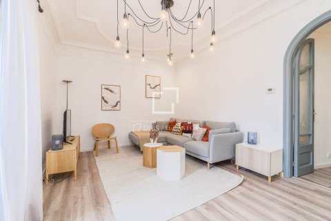 Apartamento de 4 dormitorios en alquiler en Barcelona, Cataluña, Spain № 7122 - foto 26