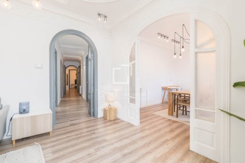 Apartamento de 4 dormitorios en alquiler en Barcelona, Cataluña, Spain № 7122 - foto 10