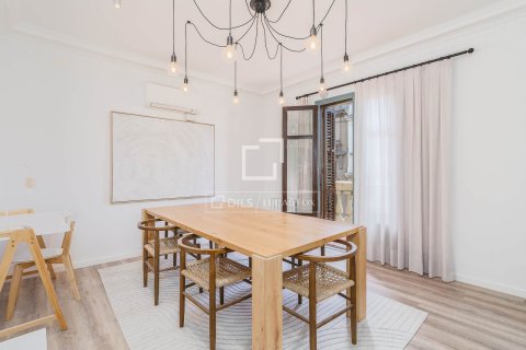 Apartamento de 4 dormitorios en alquiler en Barcelona, Cataluña, Spain № 7122 - foto 23