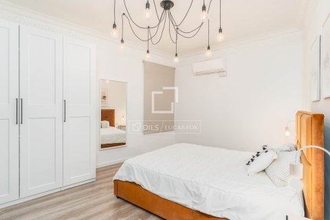 Apartamento de 4 dormitorios en alquiler en Barcelona, Cataluña, Spain № 7122 - foto 5