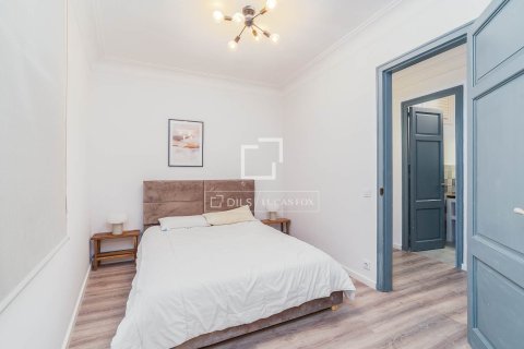 Apartamento de 4 dormitorios en alquiler en Barcelona, Cataluña, Spain № 7122 - foto 2