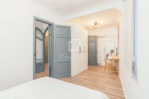 Apartamento de 4 dormitorios en alquiler en Barcelona, Cataluña, Spain № 7122 - foto 18