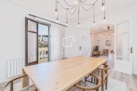 Apartamento de 4 dormitorios en alquiler en Barcelona, Cataluña, Spain № 7122 - foto 22