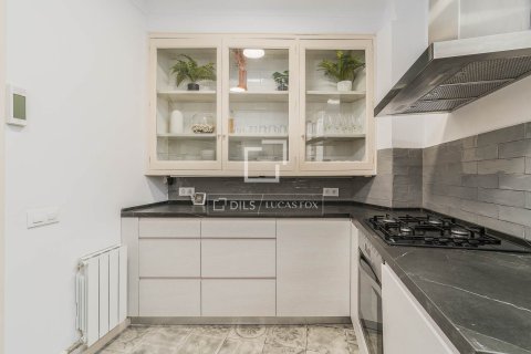 Apartamento de 4 dormitorios en alquiler en Barcelona, Cataluña, Spain № 7122 - foto 3