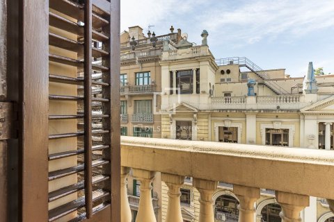 Apartamento de 4 dormitorios en alquiler en Barcelona, Cataluña, Spain № 7122 - foto 9