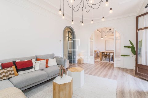 Apartamento de 4 dormitorios en alquiler en Barcelona, Cataluña, Spain № 7122 - foto 24