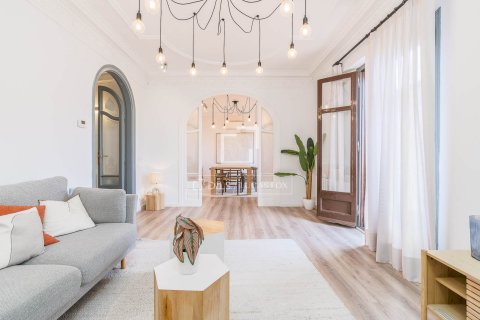 Apartamento de 4 dormitorios en alquiler en Barcelona, Cataluña, Spain № 7122 - foto 25