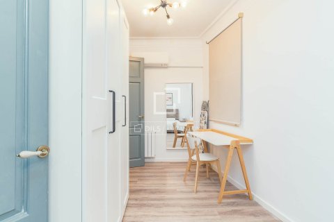 Apartamento de 4 dormitorios en alquiler en Barcelona, Cataluña, Spain № 7122 - foto 20