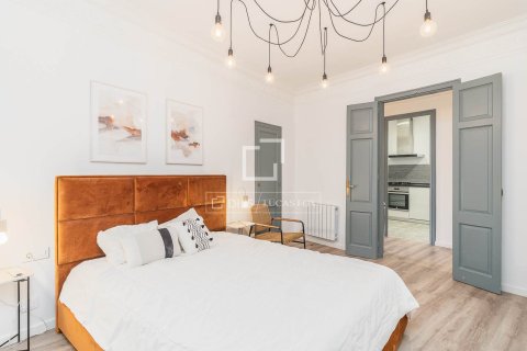 Apartamento de 4 dormitorios en alquiler en Barcelona, Cataluña, Spain № 7122 - foto 4