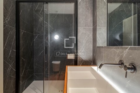 Apartamento de 2 dormitorios en venta en Barcelona, Cataluña, Spain № 7118 - foto 18