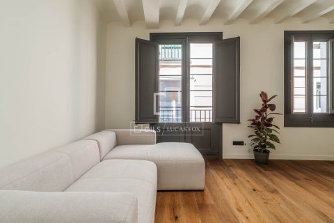 Apartamento de 2 dormitorios en venta en Barcelona, Cataluña, Spain № 7118 - foto 27