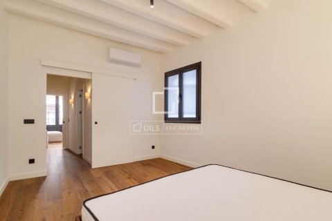 Apartamento de 2 dormitorios en venta en Barcelona, Cataluña, Spain № 7118 - foto 22