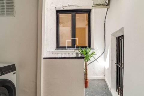 Apartamento de 2 dormitorios en venta en Barcelona, Cataluña, Spain № 7118 - foto 11