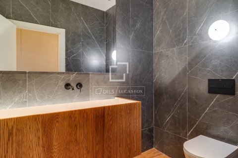 Apartamento de 2 dormitorios en venta en Barcelona, Cataluña, Spain № 7118 - foto 19