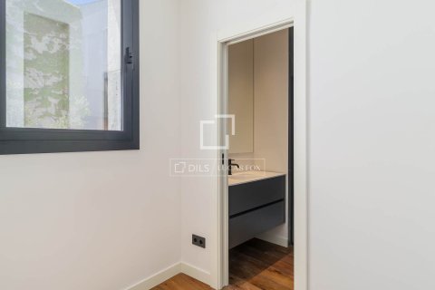 Apartamento de 2 dormitorios en venta en Barcelona, Cataluña, Spain № 7118 - foto 9